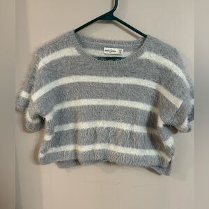 Abercrombie kids oversized crop youth small size 10 striped angora like fabric.